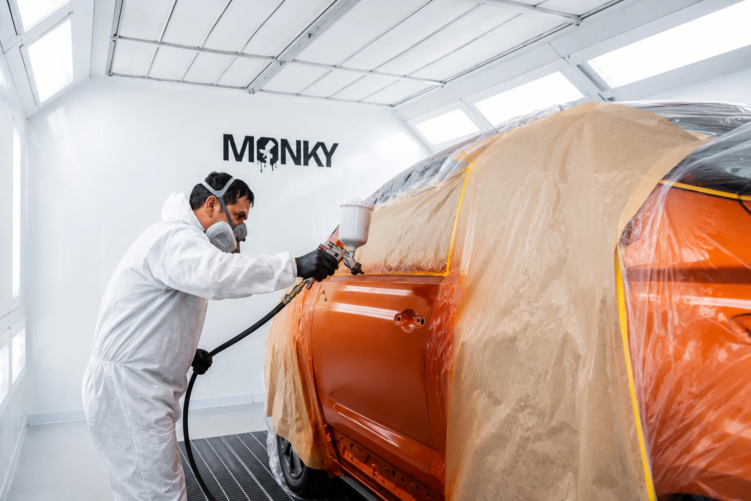 PINTADO Y SECADO<br>EN HORNO AUTOMOTRIZ