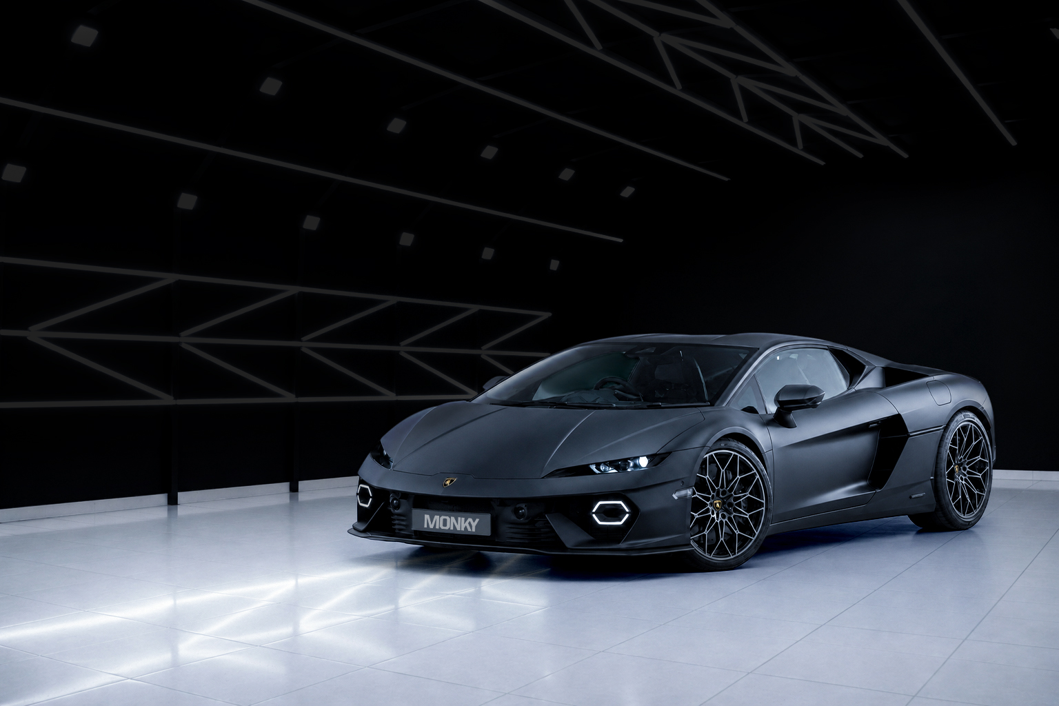 Lamborghini gris en el taller MONKY